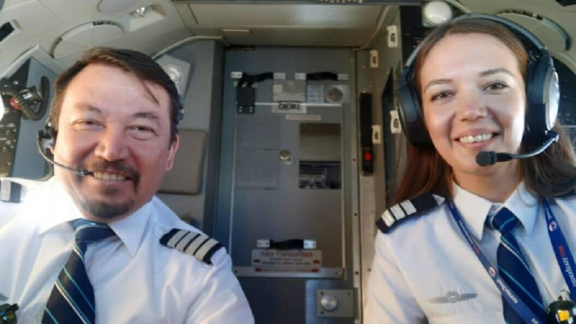 Baba kız aynı kokpitte uçtu